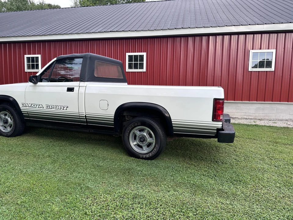 1989 Dodge Dakota 1st Gen - Image 15 of 31