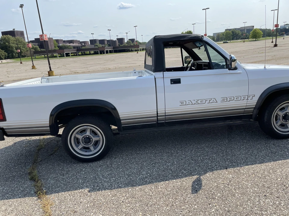 1989 Dodge Dakota 1st Gen - Image 24 of 31