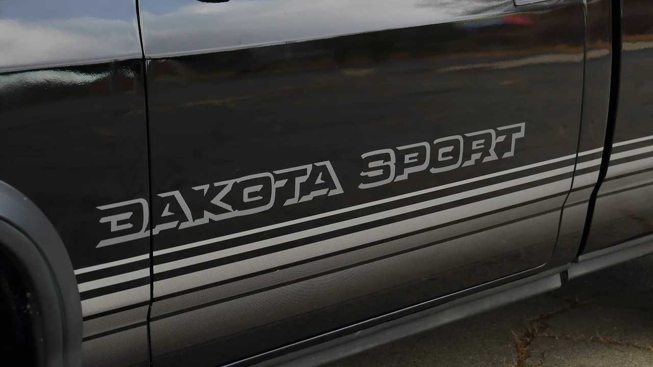 1989 Dodge Dakota 1st Gen - Image 16 of 21