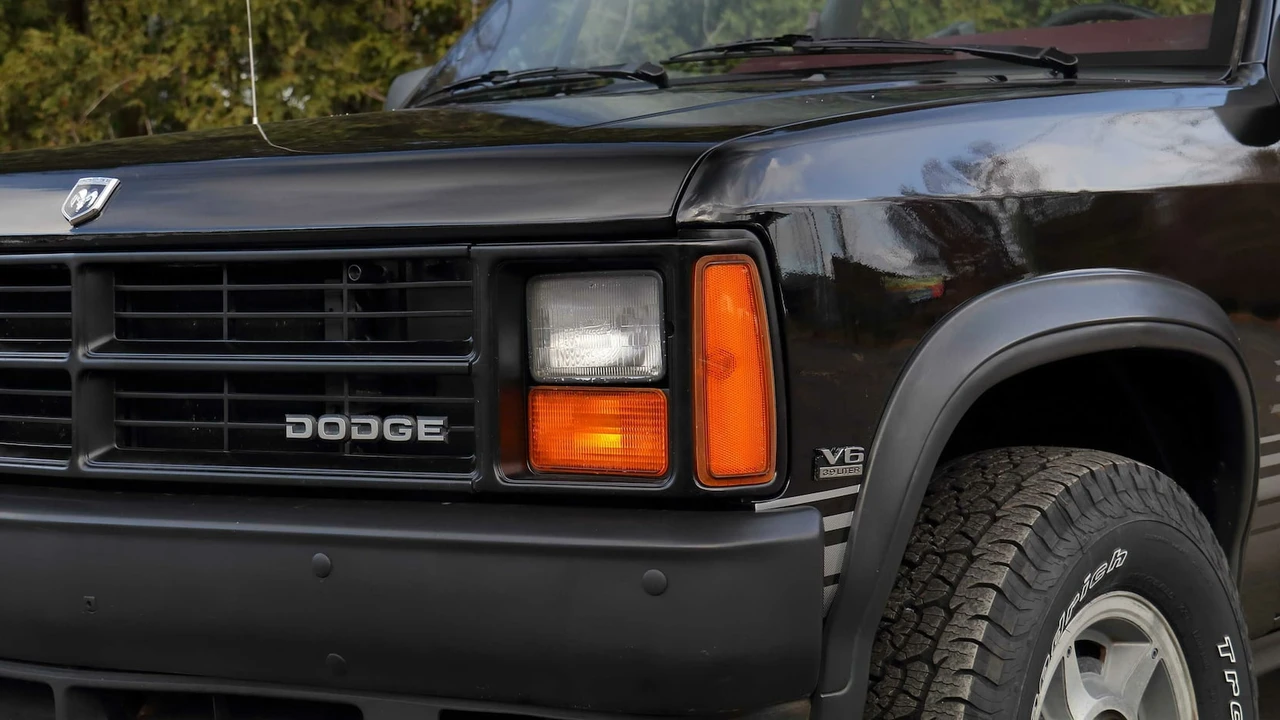 1989 Dodge Dakota 1st Gen - Image 17 of 21