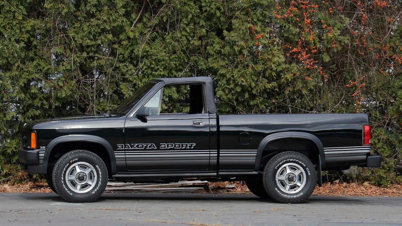 1989 Dodge Dakota 1st Gen - Image 2 of 21