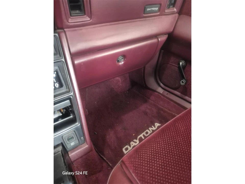 1989 Dodge Daytona - Image 7 of 14