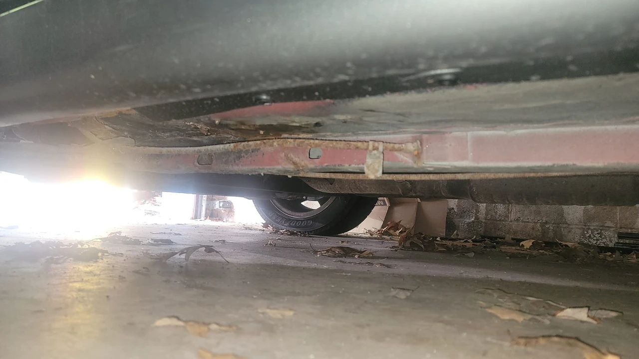 1989 Dodge Daytona - Image 17 of 21
