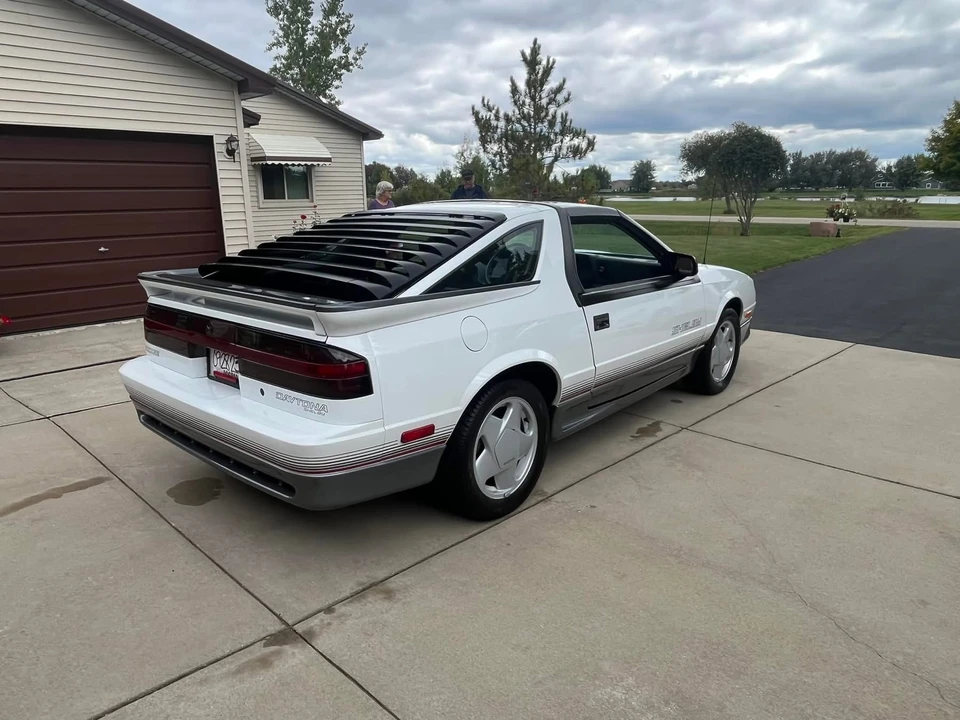 1989 Dodge Daytona - Image 3 of 18