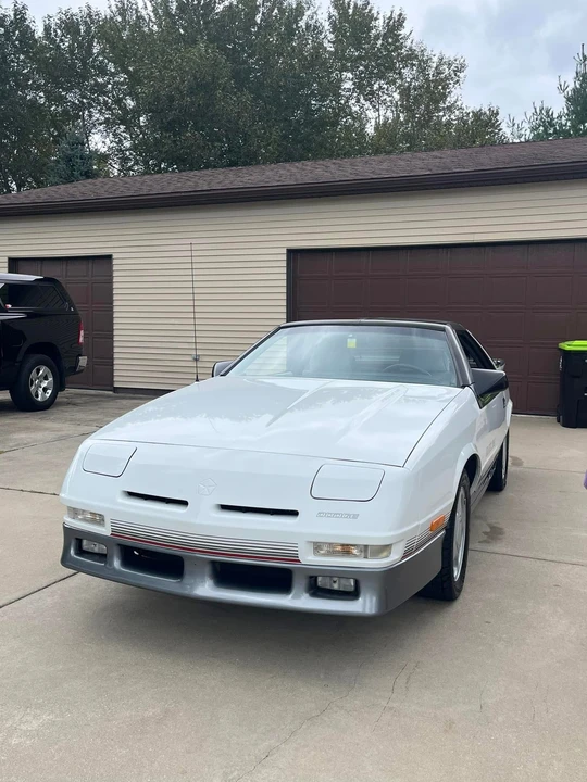 1989 Dodge Daytona - Image 4 of 18