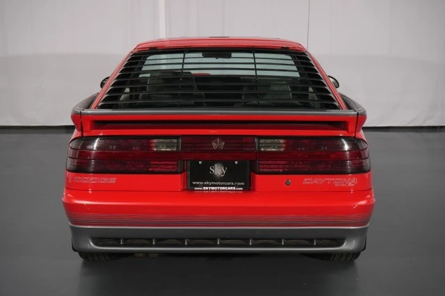 1989 Dodge Daytona - Image 18 of 21