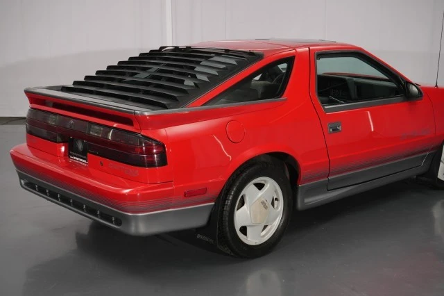 1989 Dodge Daytona - Image 26 of 31