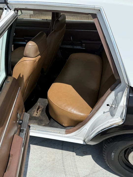 1989 Dodge Diplomat - Image 11 of 17