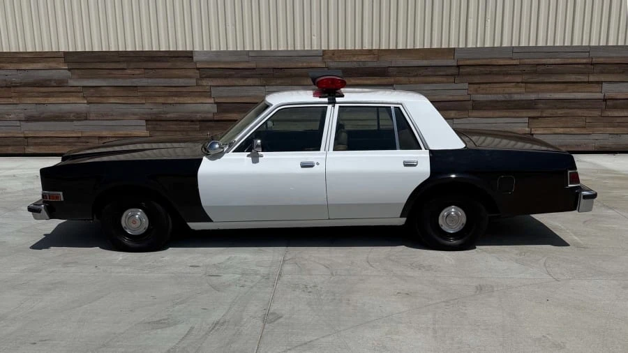 1989 Dodge Diplomat - Image 2 of 17