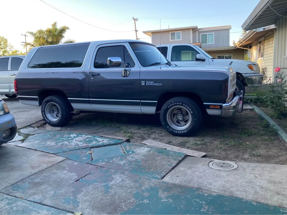1989 Dodge Ramcharger - Image 2 of 8