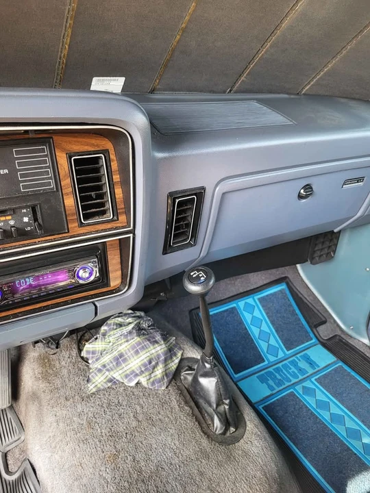 1989 Dodge Ramcharger - Image 14 of 20