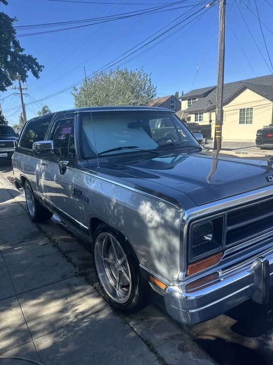 1989 Dodge Ramcharger - Image 13 of 19