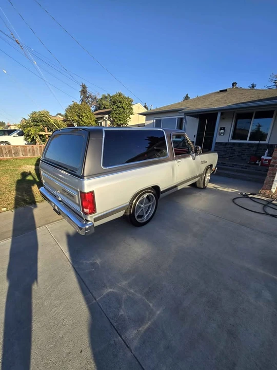 1989 Dodge Ramcharger - Image 14 of 19