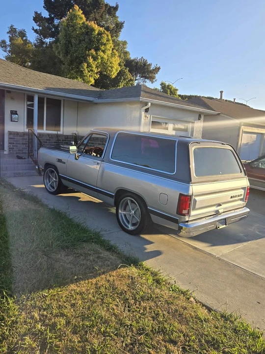 1989 Dodge Ramcharger - Image 16 of 19
