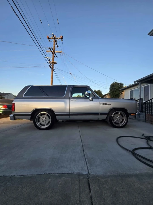 1989 Dodge Ramcharger - Image 3 of 19