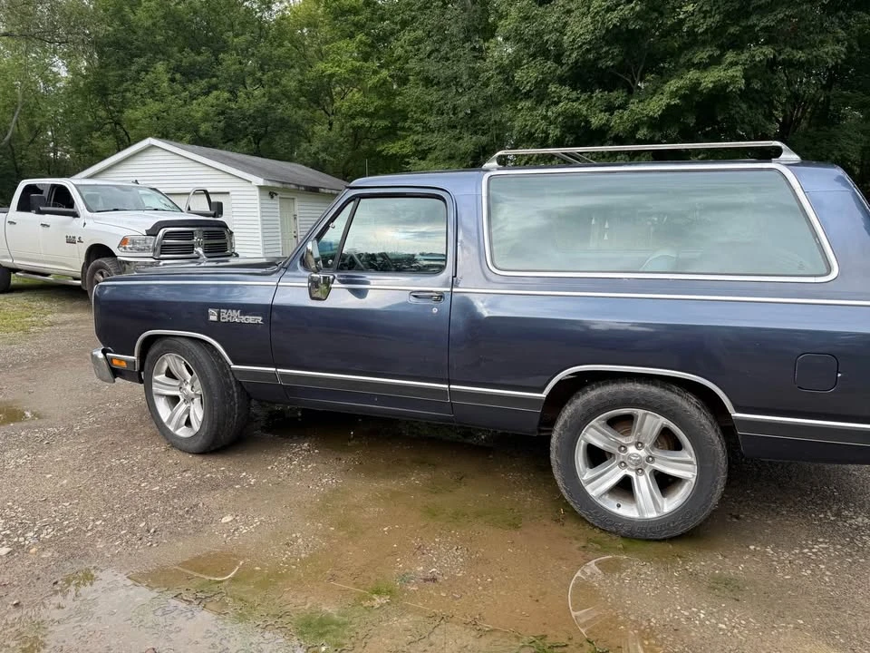 1989 Dodge Ramcharger - Image 2 of 4