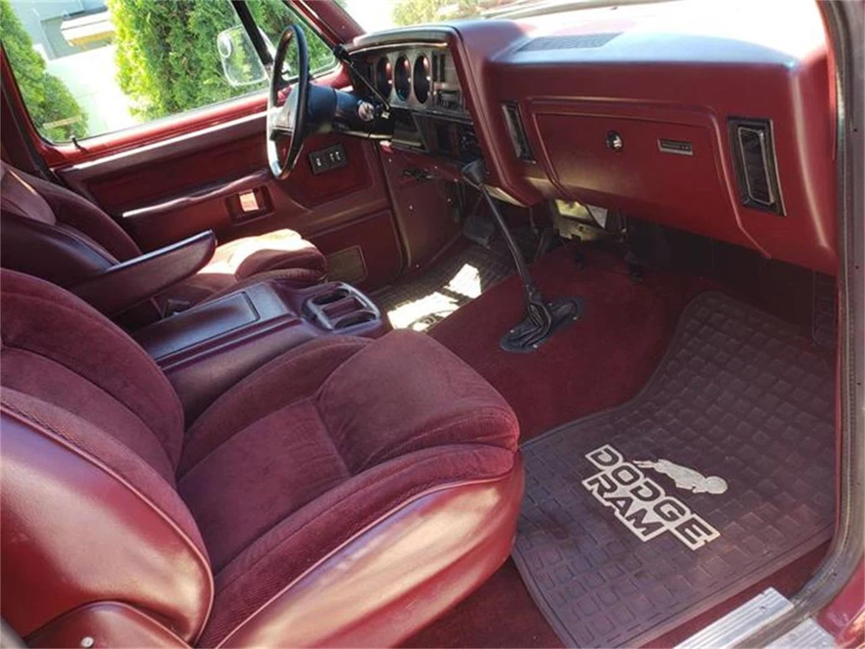 1989 Dodge Ramcharger - Image 18 of 22