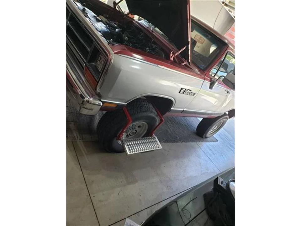 1989 Dodge Ramcharger - Image 9 of 22