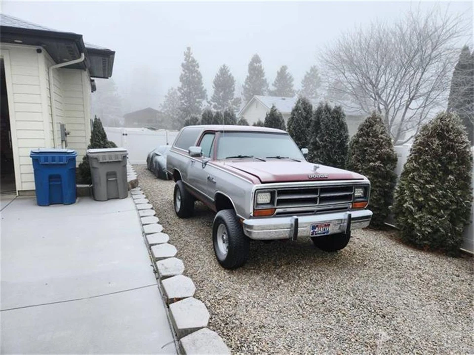 1989 Dodge Ramcharger - Image 12 of 22