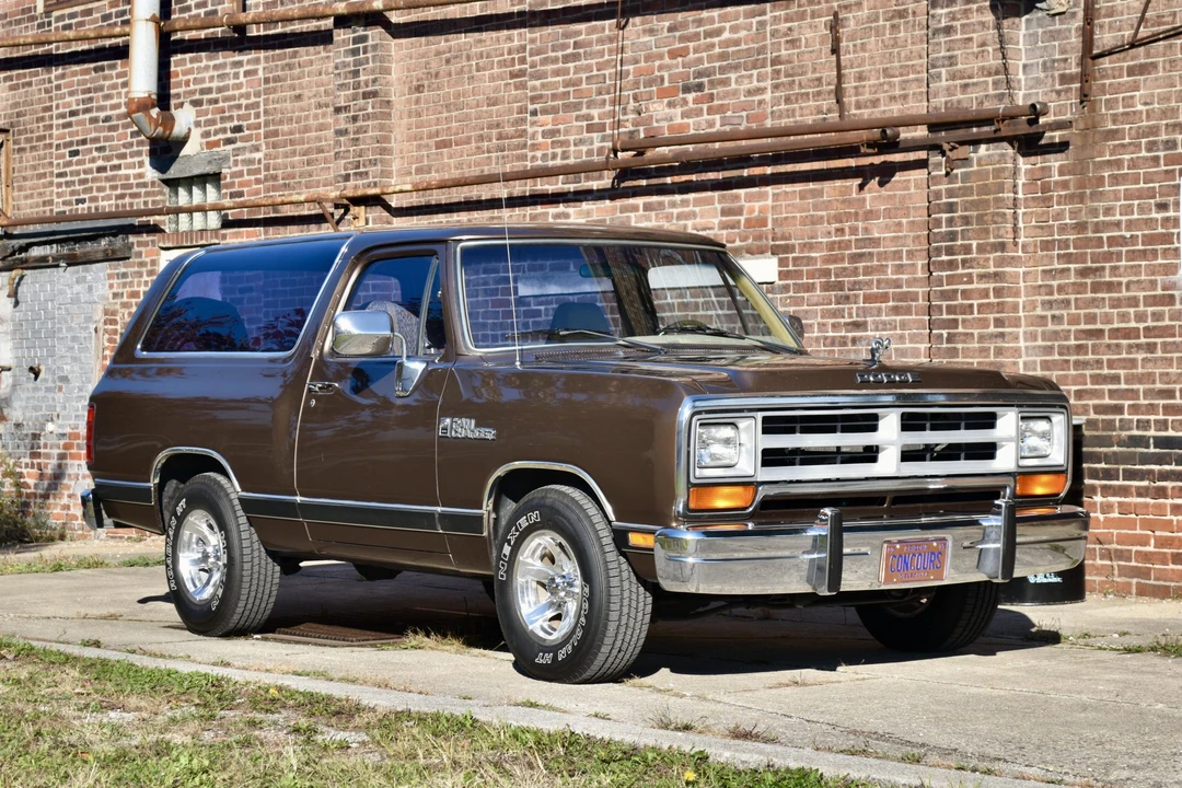 1989 Dodge Ramcharger - Image 10 of 31