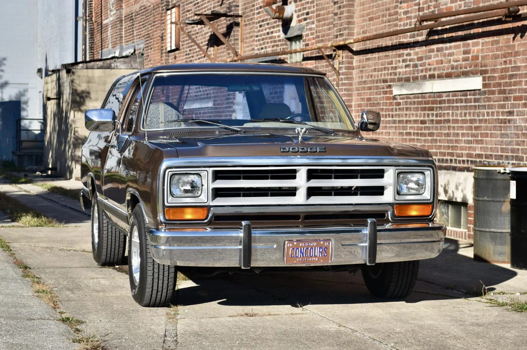 1989 Dodge Ramcharger - Image 7 of 31
