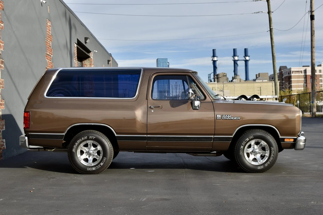 1989 Dodge Ramcharger - Image 16 of 31