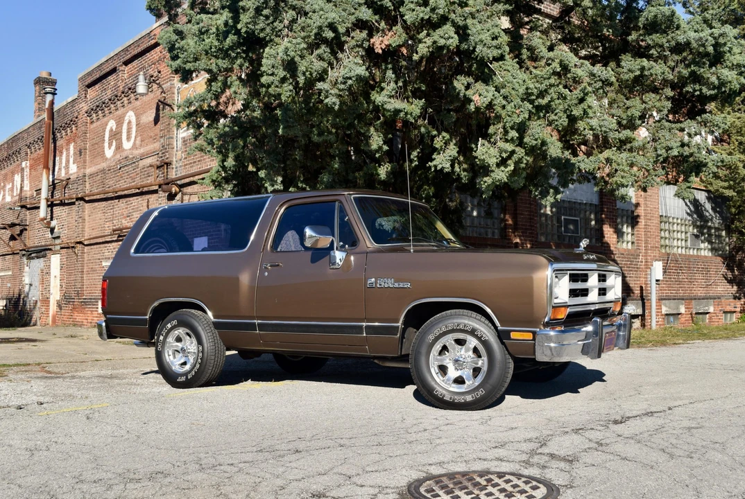 1989 Dodge Ramcharger - Image 13 of 31
