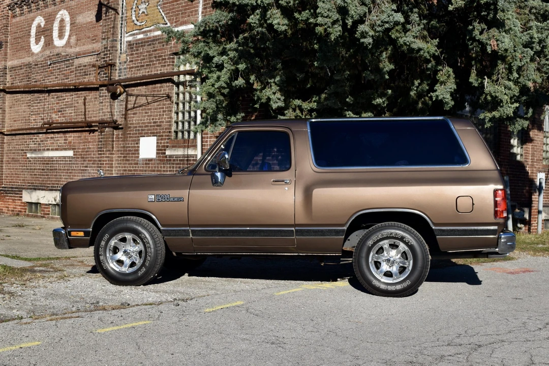 1989 Dodge Ramcharger - Image 24 of 31