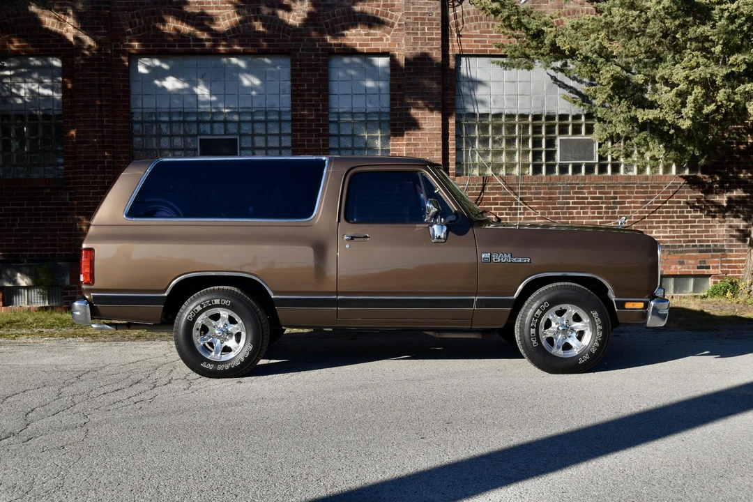 1989 Dodge Ramcharger - Image 17 of 31