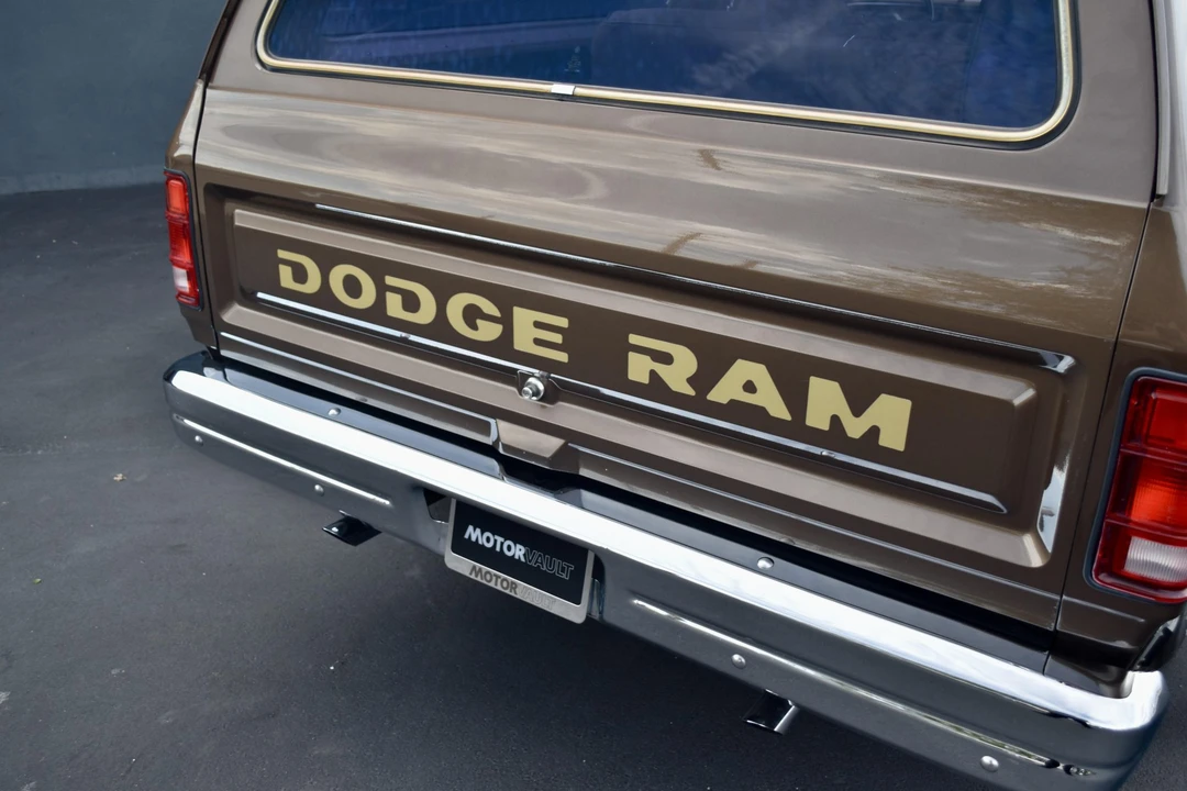1989 Dodge Ramcharger - Image 28 of 31