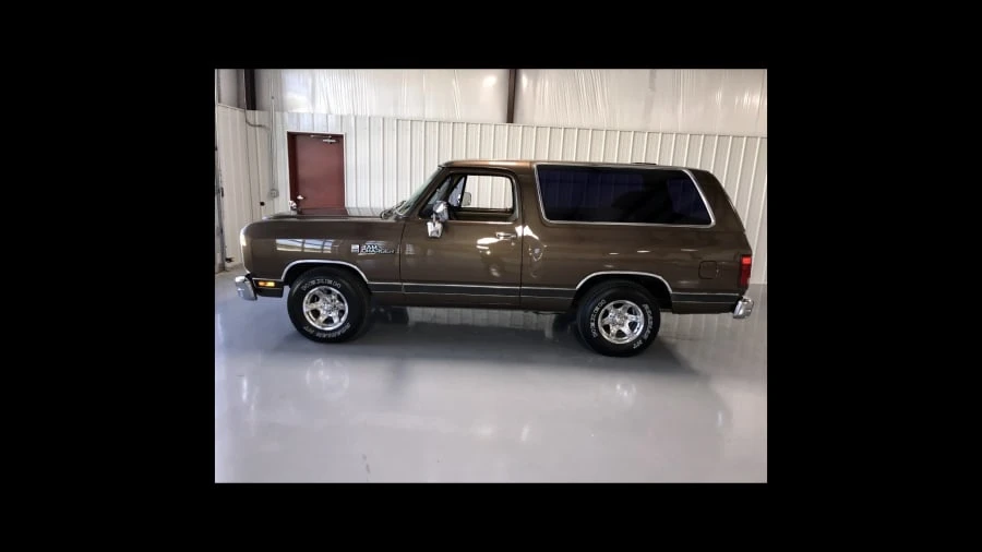 1989 Dodge Ramcharger - Image 2 of 19