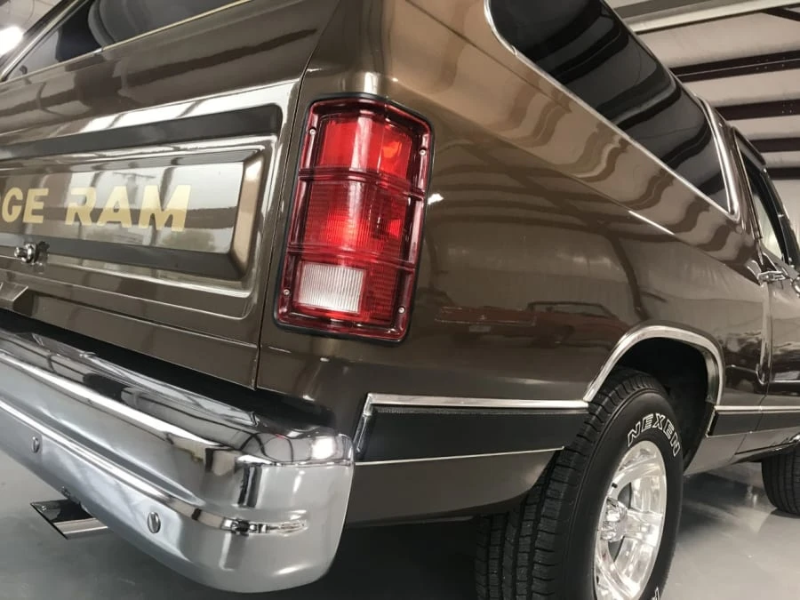 1989 Dodge Ramcharger - Image 18 of 19