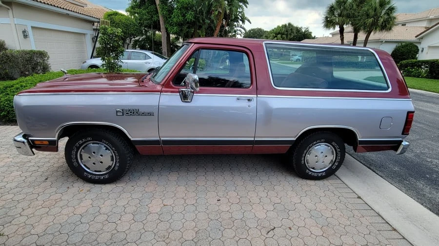 1989 Dodge Ramcharger - Image 2 of 11