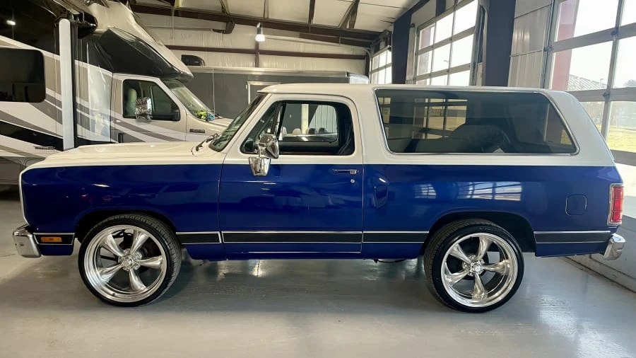 1989 Dodge Ramcharger - Image 5 of 15