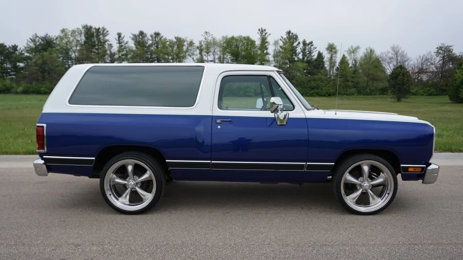 1989 Dodge Ramcharger - Image 11 of 30
