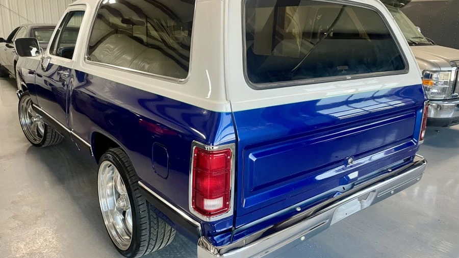 1989 Dodge Ramcharger - Image 9 of 15