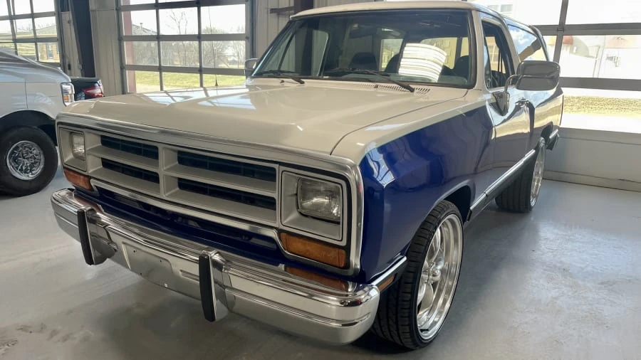 1989 Dodge Ramcharger - Image 7 of 15