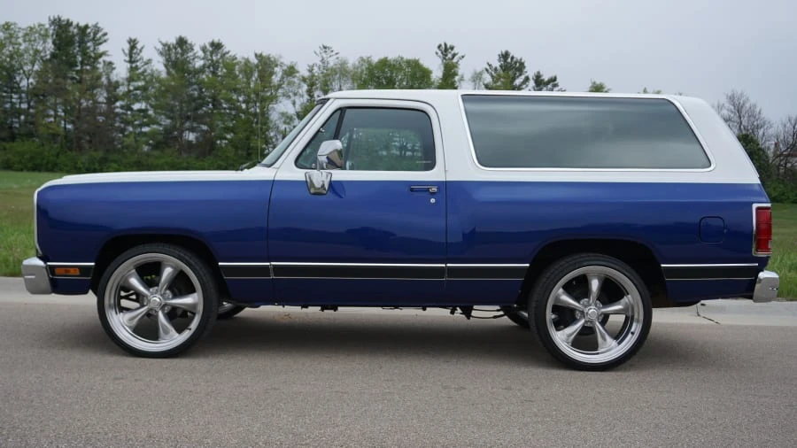 1989 Dodge Ramcharger - Image 2 of 30