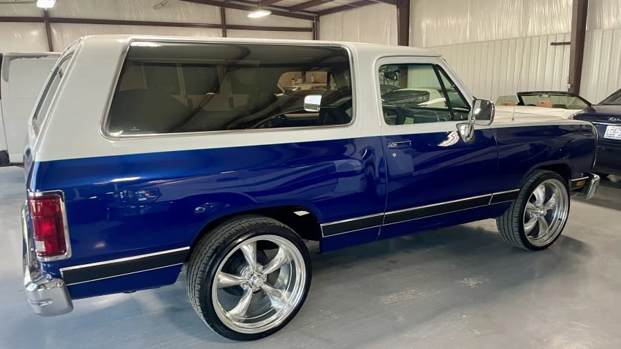 1989 Dodge Ramcharger - Image 10 of 15