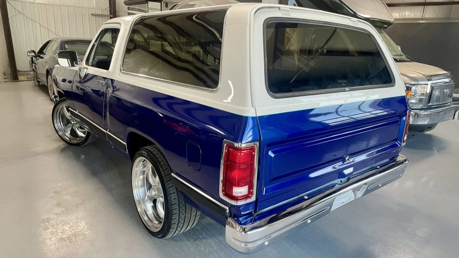1989 Dodge Ramcharger - Image 11 of 15