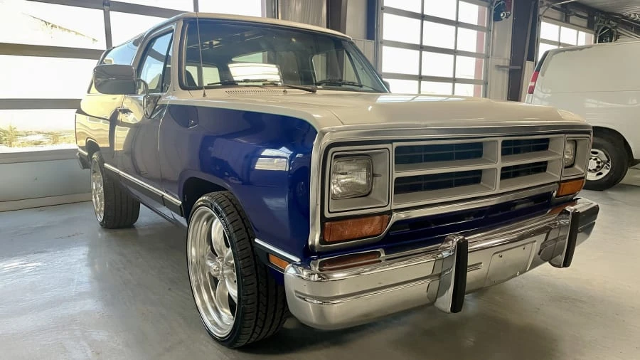 1989 Dodge Ramcharger - Image 8 of 15