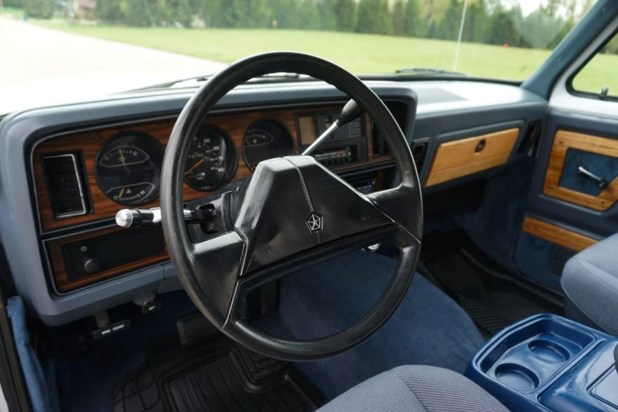 1989 Dodge Ramcharger - Image 26 of 30