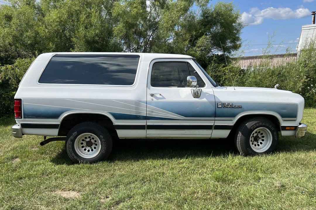 1989 Dodge Ramcharger - Image 3 of 31