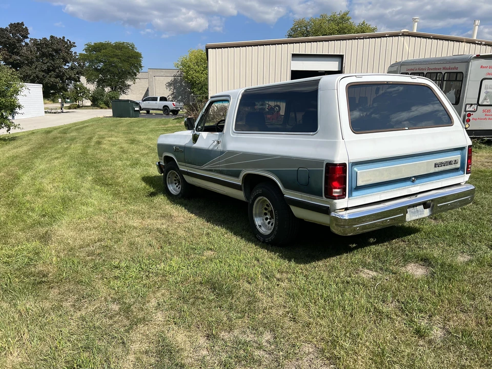 1989 Dodge Ramcharger - Image 11 of 31