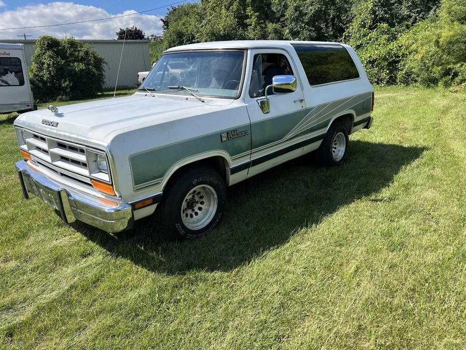 1989 Dodge Ramcharger - Image 9 of 31