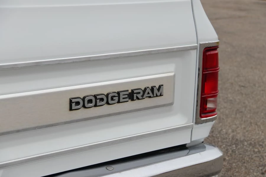 1989 Dodge Ramcharger - Image 7 of 25