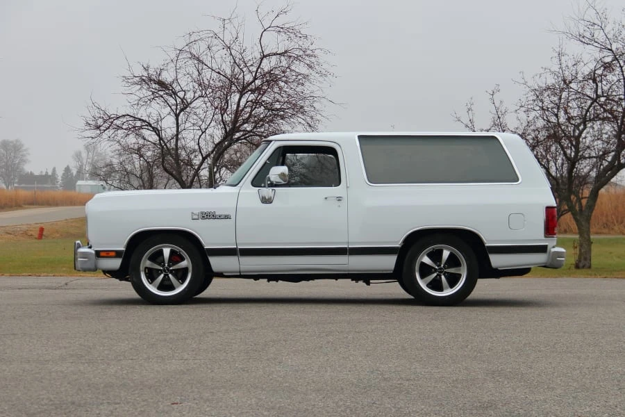 1989 Dodge Ramcharger - Image 12 of 25