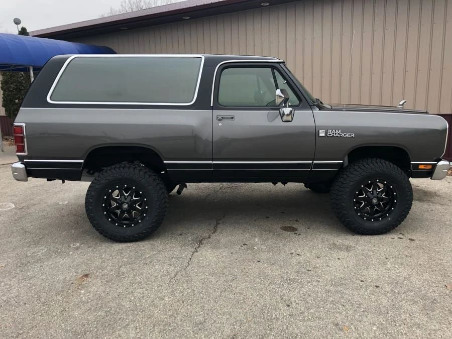 1989 Dodge Ramcharger - Image 2 of 11