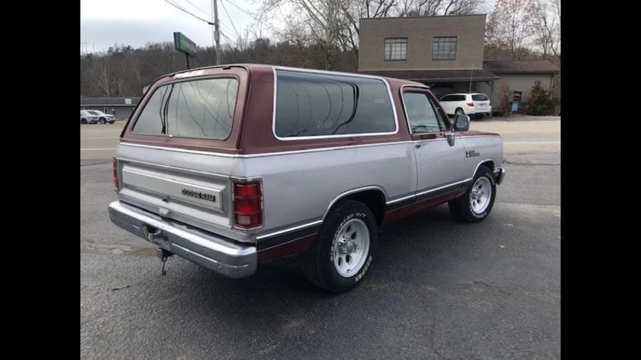 1989 Dodge Ramcharger - Image 2 of 9
