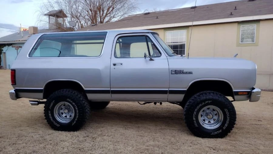 1989 Dodge Ramcharger - Image 2 of 9